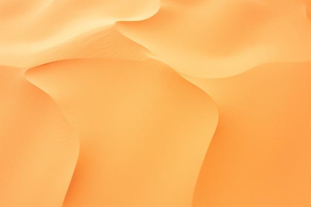 砂漠の空撮が描く幾何学模様